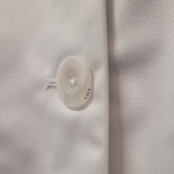 FIGS Lab Coat - Picture 12 of 15